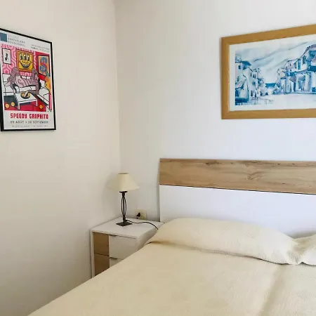 Edificio Penon De Ifach * קלפה